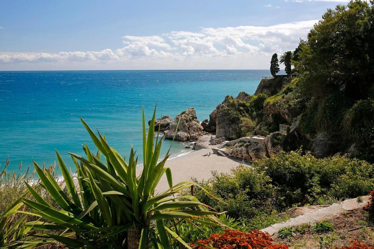 Apts Burriana Nerja Exterior foto