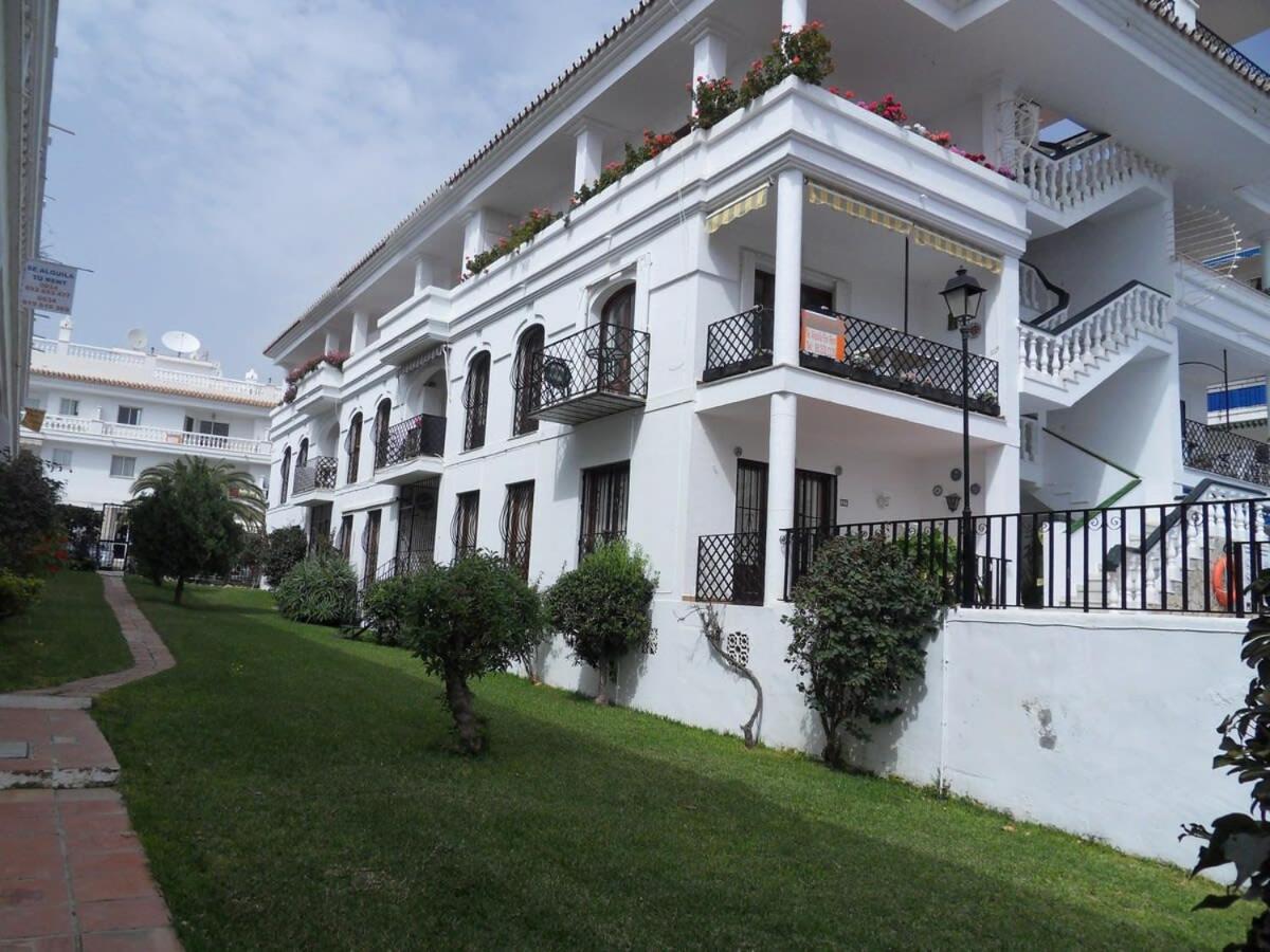 Apts Burriana Nerja Exterior foto