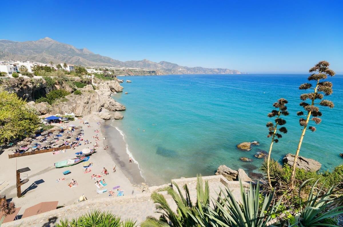 Apts Burriana Nerja Exterior foto